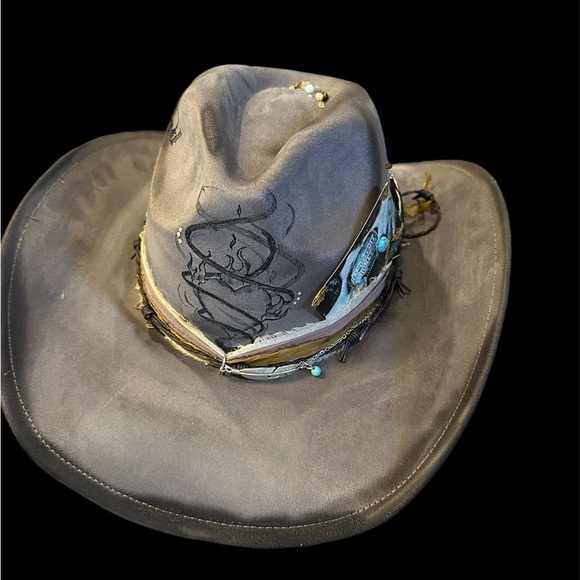 Lainey Wilson Inspired Western Festival Hat - Picture 2 of 12